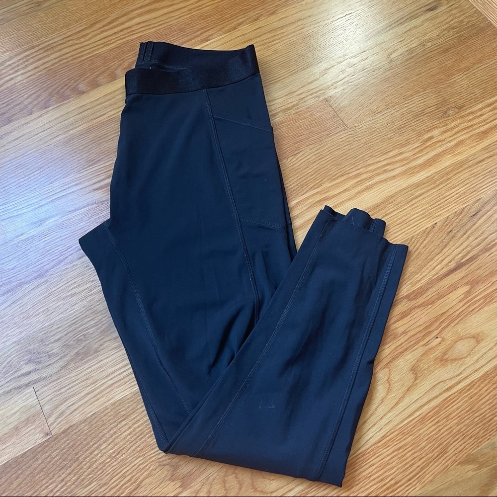 Lou & Grey Form Black Side Pocket Leggings